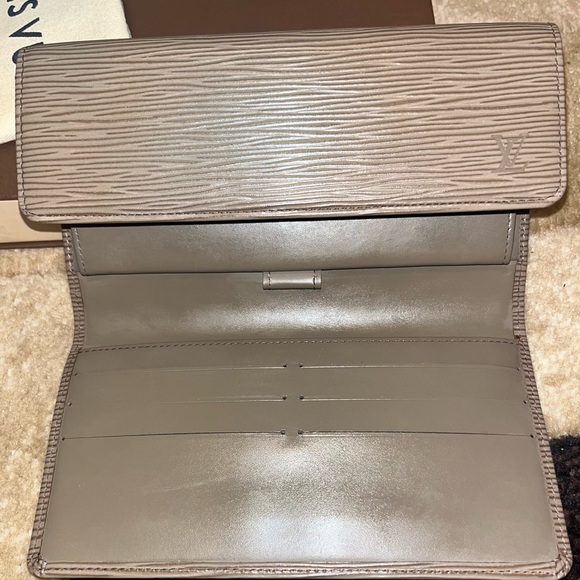 💯Authentic Louis Vuitton Epi Portefeuille International Long Wallet - Picture 11 of 17